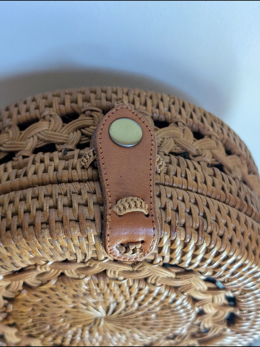 Woven Round Rattan Crossbody Bag - Tan - Picture 4 of 4